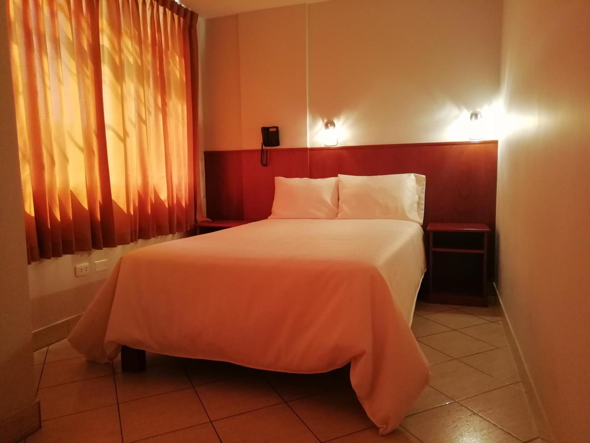 Hostal Vasco Tacna Kültér fotó